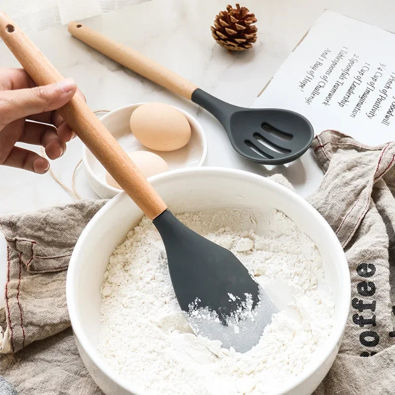 12-teiliges Premium Küchenhelfer-Set | Silikon & Echtholz- Kochen mit Stil und Präzision